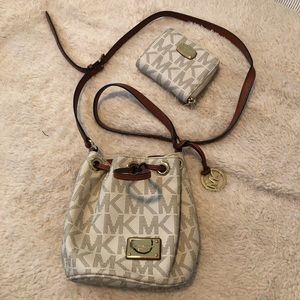 Michael Kors Crossbody w/ Matching Wallet